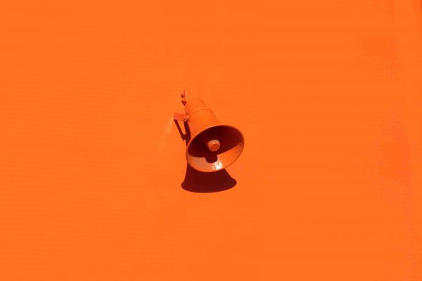 orange oleg-laptev-QRKJwE6yfJo-unsplash