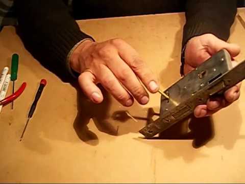 ¿Cómo hacer para abrir una puerta trabada?