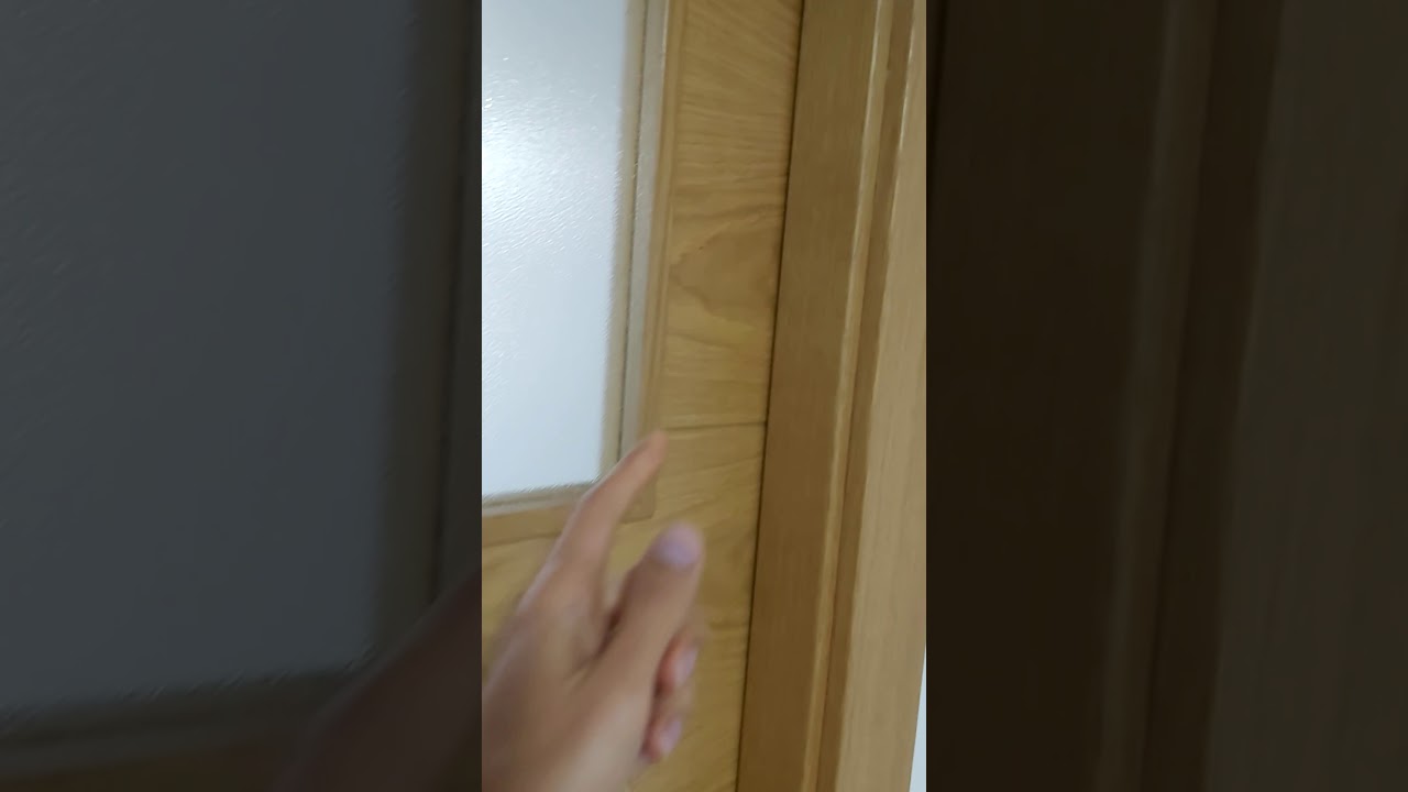 ¿Cómo cerrar la puerta sin hacer ruido?