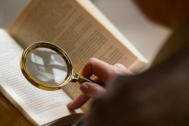 El buscador: un género literario enigmático