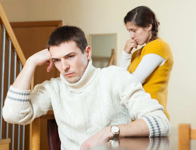 Cómo manejar la situación cuando tu novio se siente abrumado