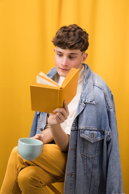 Libros recomendados para adolescentes: ¿Cuál elegir?