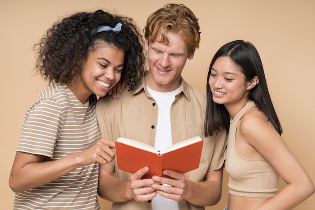 Libros recomendados para adolescentes: ¿Cuál elegir?