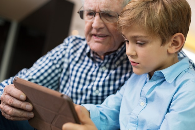 Obligaciones de los hijos mayores de edad 7 Obligaciones de los hijos mayores de edad