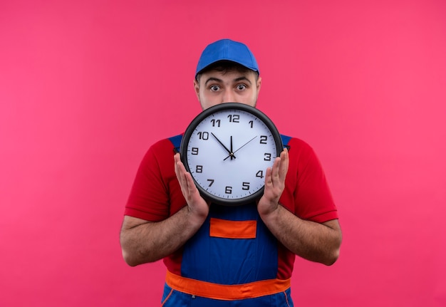 El país que nunca duerme: 24 horas en acción