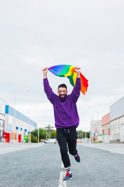 Los efectos del orgullo excesivo en las relaciones