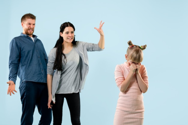 ¿Cómo lidiar con la desaprobación familiar en el matrimonio?