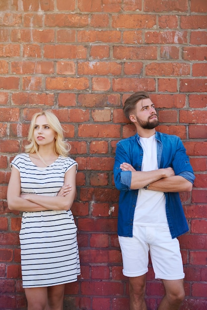 El impacto psicológico del ruego femenino en hombres