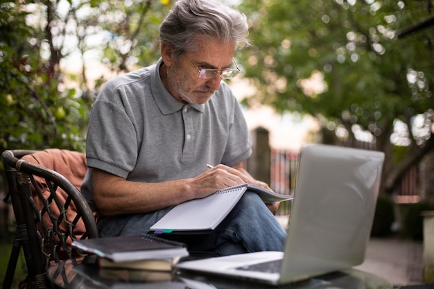 Opciones de estudio para adultos de 42 años