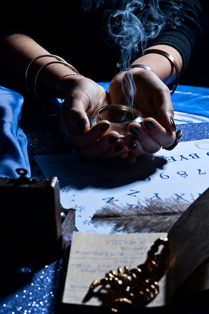 La conexión entre magia y religión 6 La conexión entre magia y religión