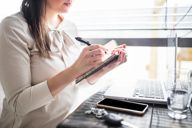 Servicios ofrecidos por un asistente virtual 7 Servicios ofrecidos por un asistente virtual