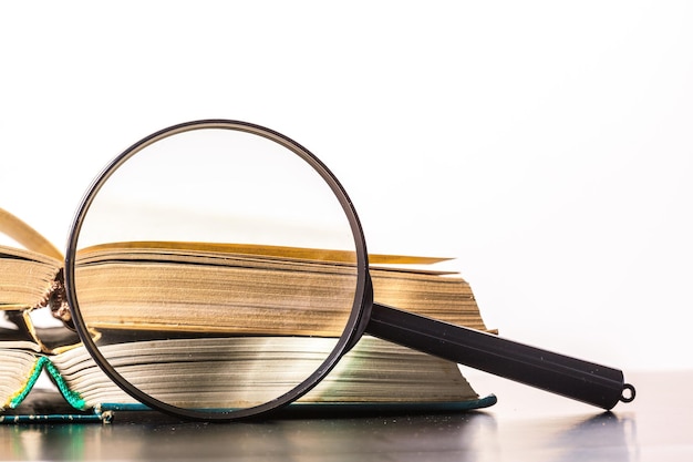 Importancia de los antecedentes en la investigación 7 Importancia de los antecedentes en la investigación