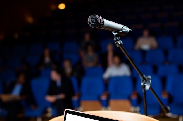 Temas para discursos: inspira y cautiva a tu audiencia 7 Temas para discursos: inspira y cautiva a tu audiencia