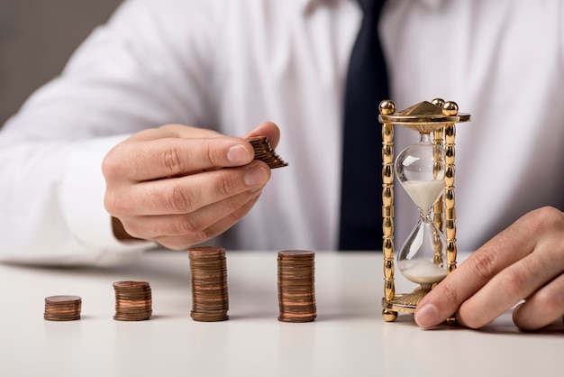 La eterna pregunta: tiempo vs dinero 6 La eterna pregunta: tiempo vs dinero
