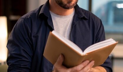 Descubriendo al autor de 'El alma al aire'