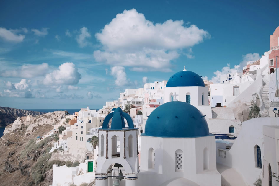 Mariage au Santorini Gem : l’expérience Revazion dans l’un des plus beaux lieux de Santorin
