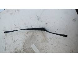 Rear wiper blade arm