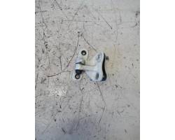Upper door hinge