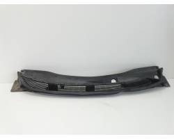 668621HB PLASTICHE PROFILO ESTERNO SOTTO PARABREZZA NISSAN Micra 7° Serie 1200 Benzina 59 kW / 80 CV HR12 (2014) RICAMBI USATI