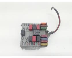 46778446 CENTRALINA PORTA FUSIBILI FIAT Punto Berlina 3P 2° Serie 1200 Benzina 59 kW / 80 CV 188A5000 (2003) RICAMBI USATI