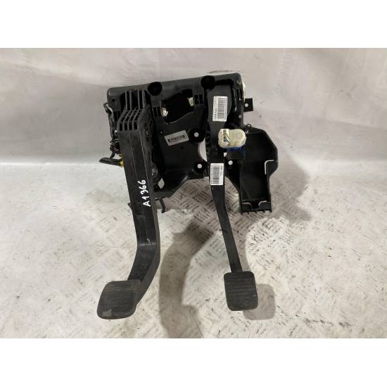 Guarnizione Pedale Frizione Gomma Per Ducato | Sostituzione Originale 71747697 - Foto 8