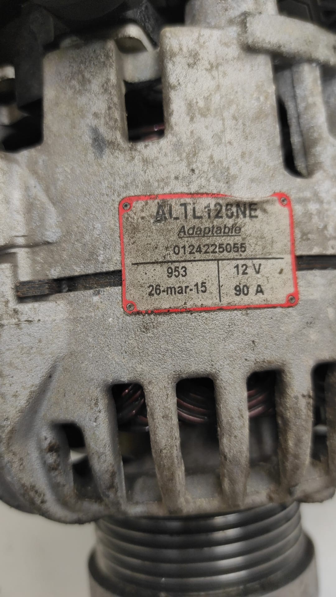 ALTERNATORE TOYOTA Yaris Serie (05>08) 1400 diesel (2007) RICAMBI USATI
