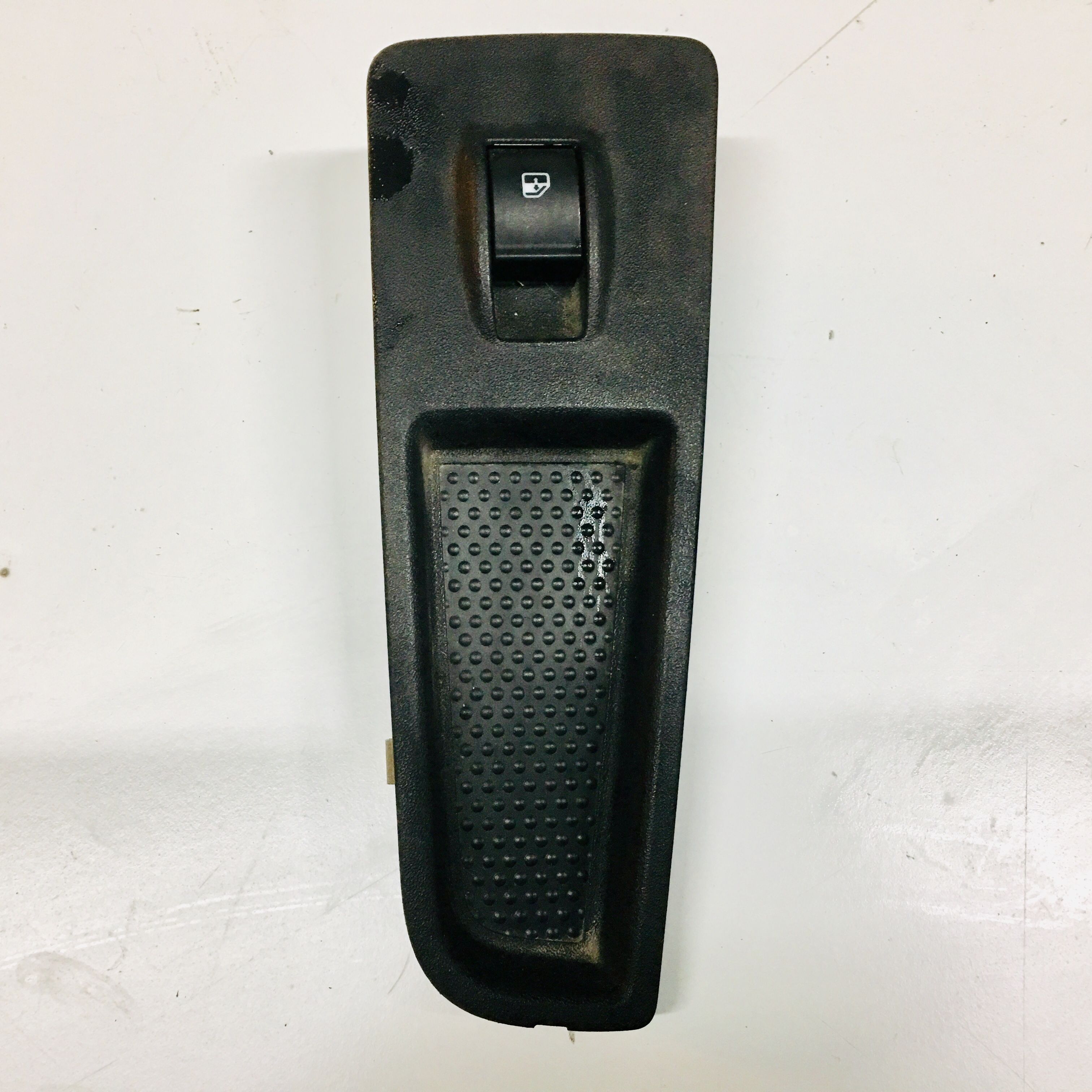 Interruttore Alzacristalli Porta Post. Destro Usato