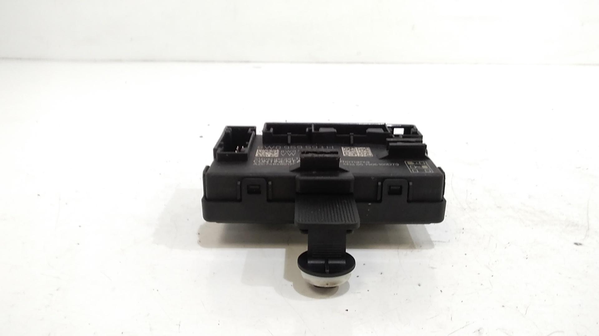 Centralina porta SX guida AUDI A4 Avant (8W5)