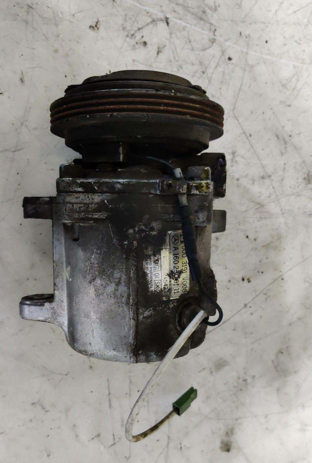 VEVOR Treuil Electrique 12 V Moteur, Treuil Electrique avec Telecommande sans Fil, Capacite 1814