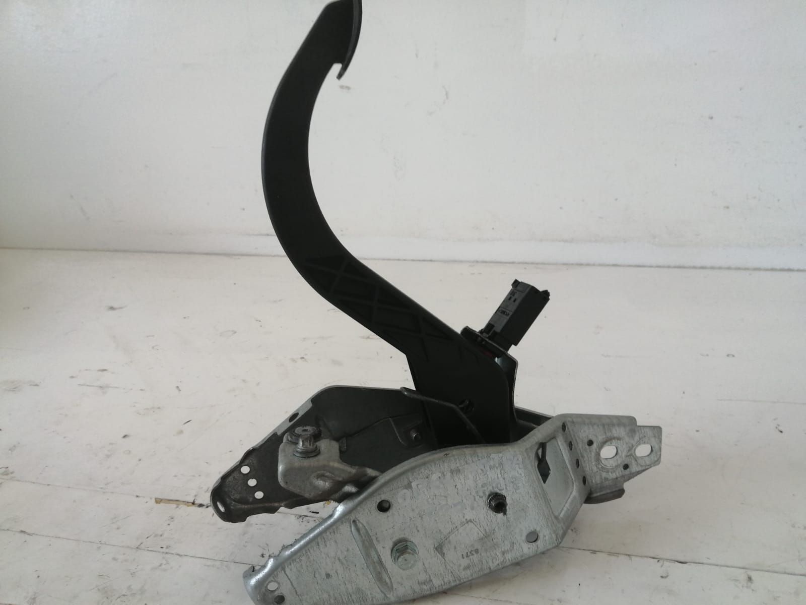 PEDALE FRIZIONE OPEL Astra H Berlina 90590574 (04>07)