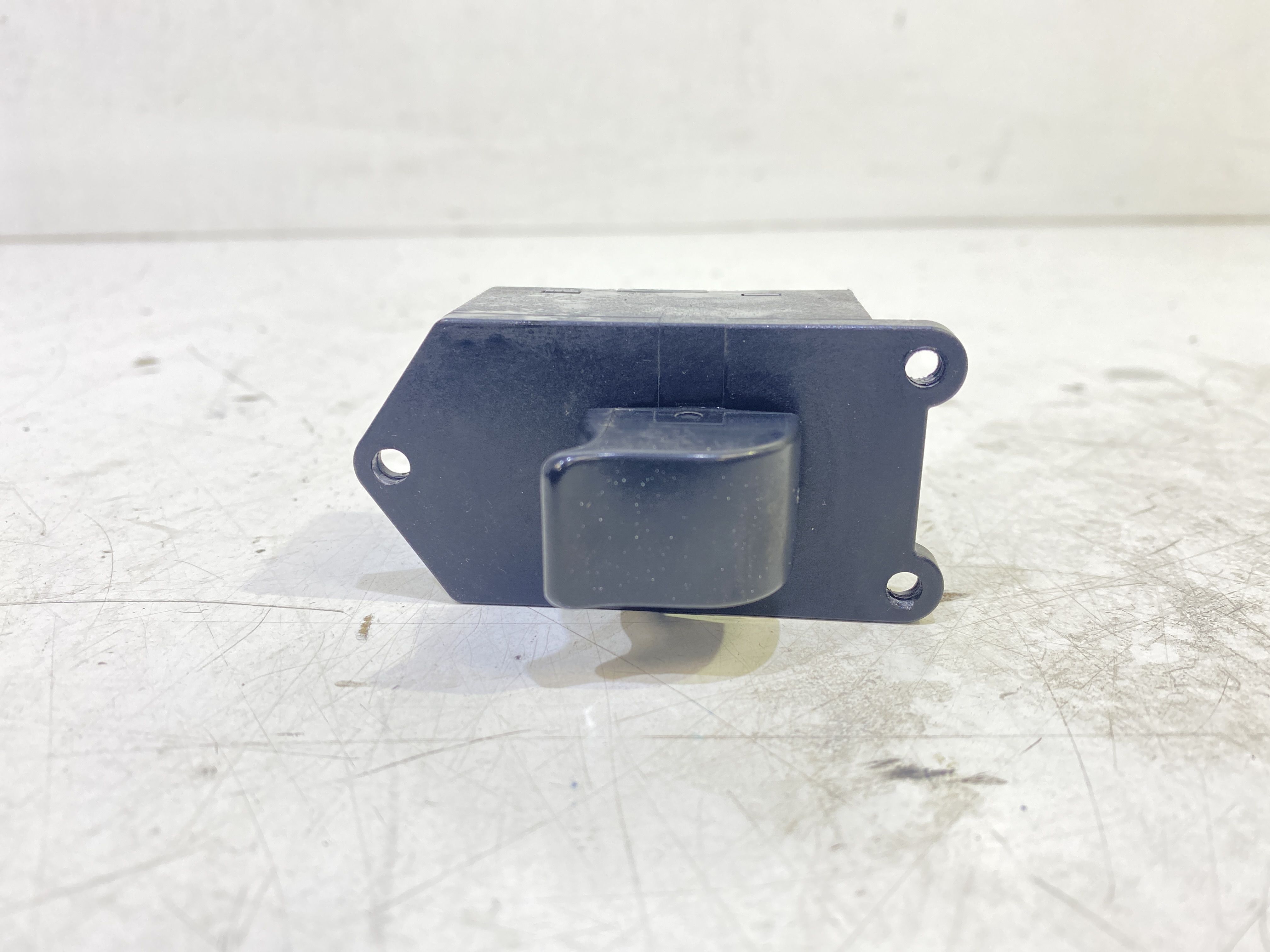 Pulsantiera Anteriore Destra Passeggero NISSAN Micra 1� Serie