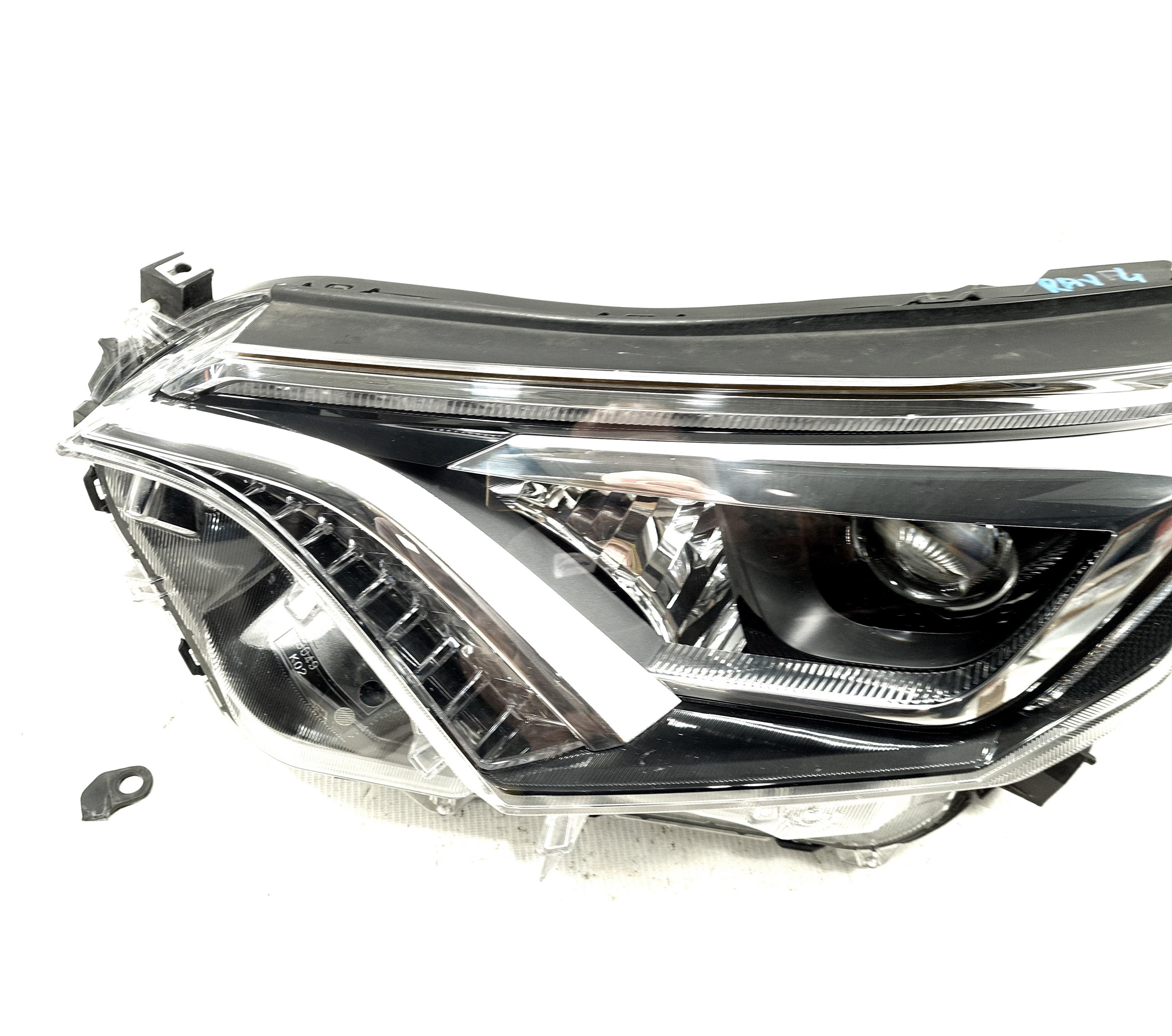 Фара Toyota RAV4 (XA40) 15-19 (Спереди/ Слева/ LED)