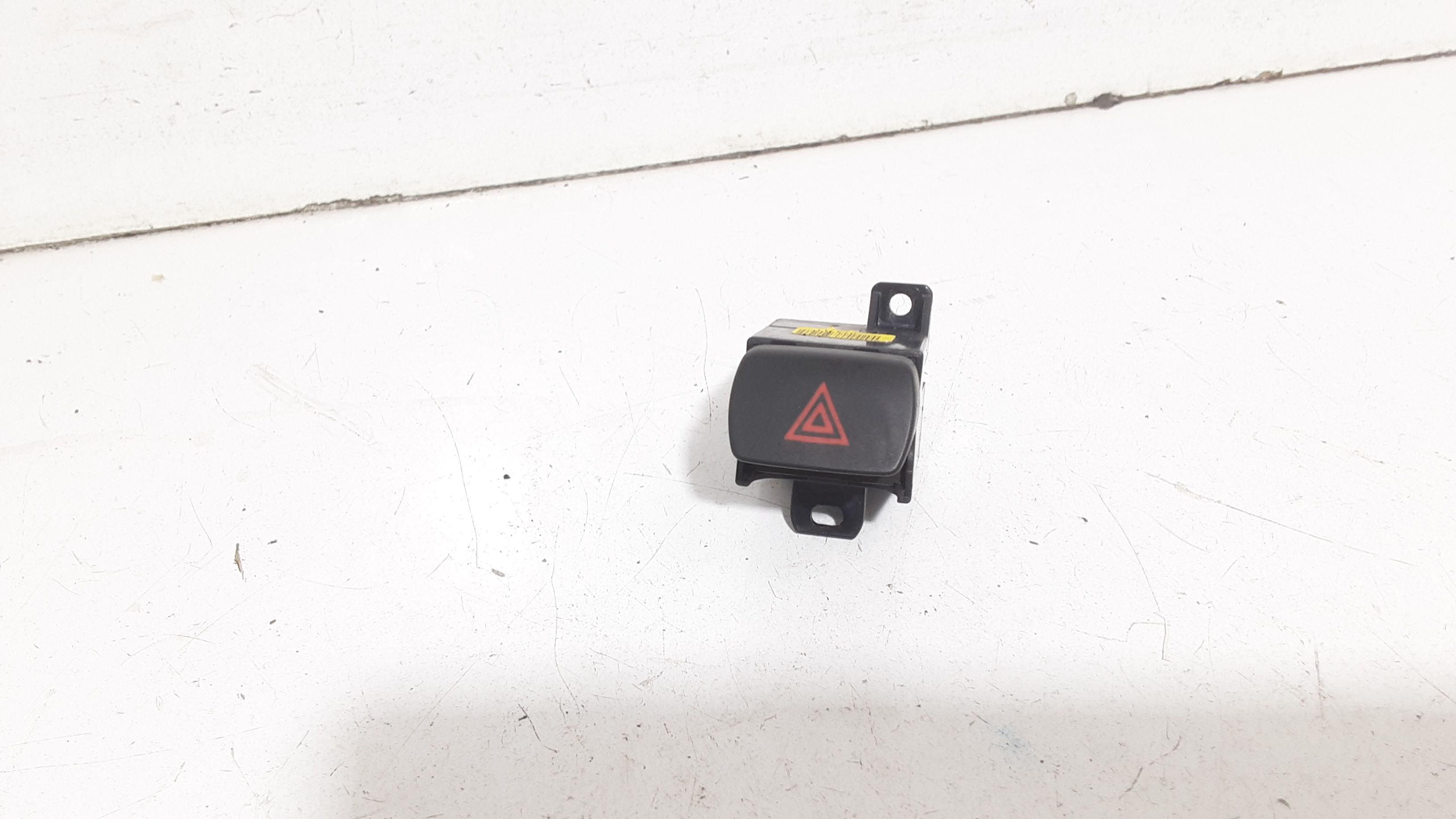 Pulsante luci di emergenza LANCIA Ypsilon 2� Serie