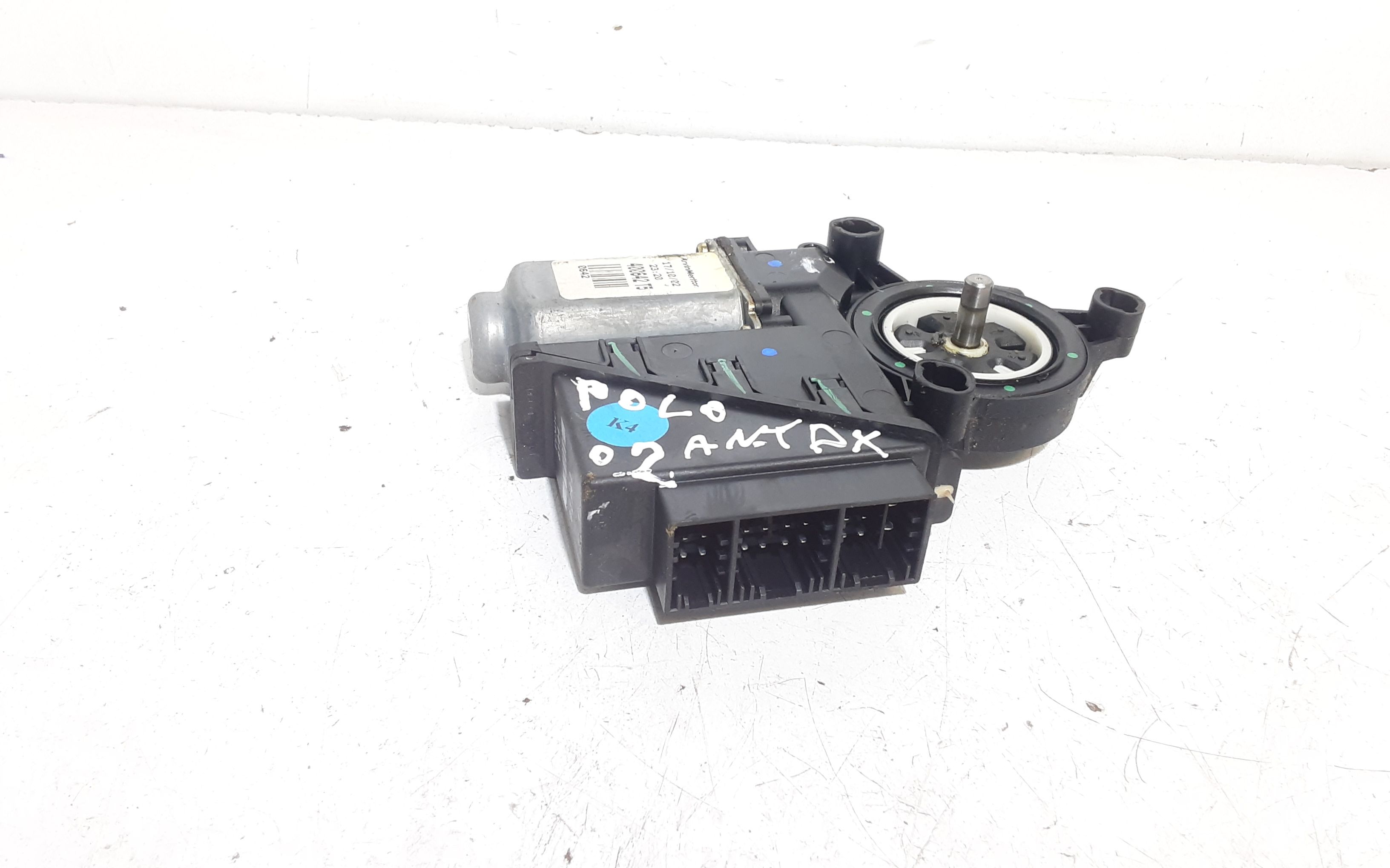 Motorino Alzavetro anteriore destra VOLKSWAGEN Polo 4 Serie