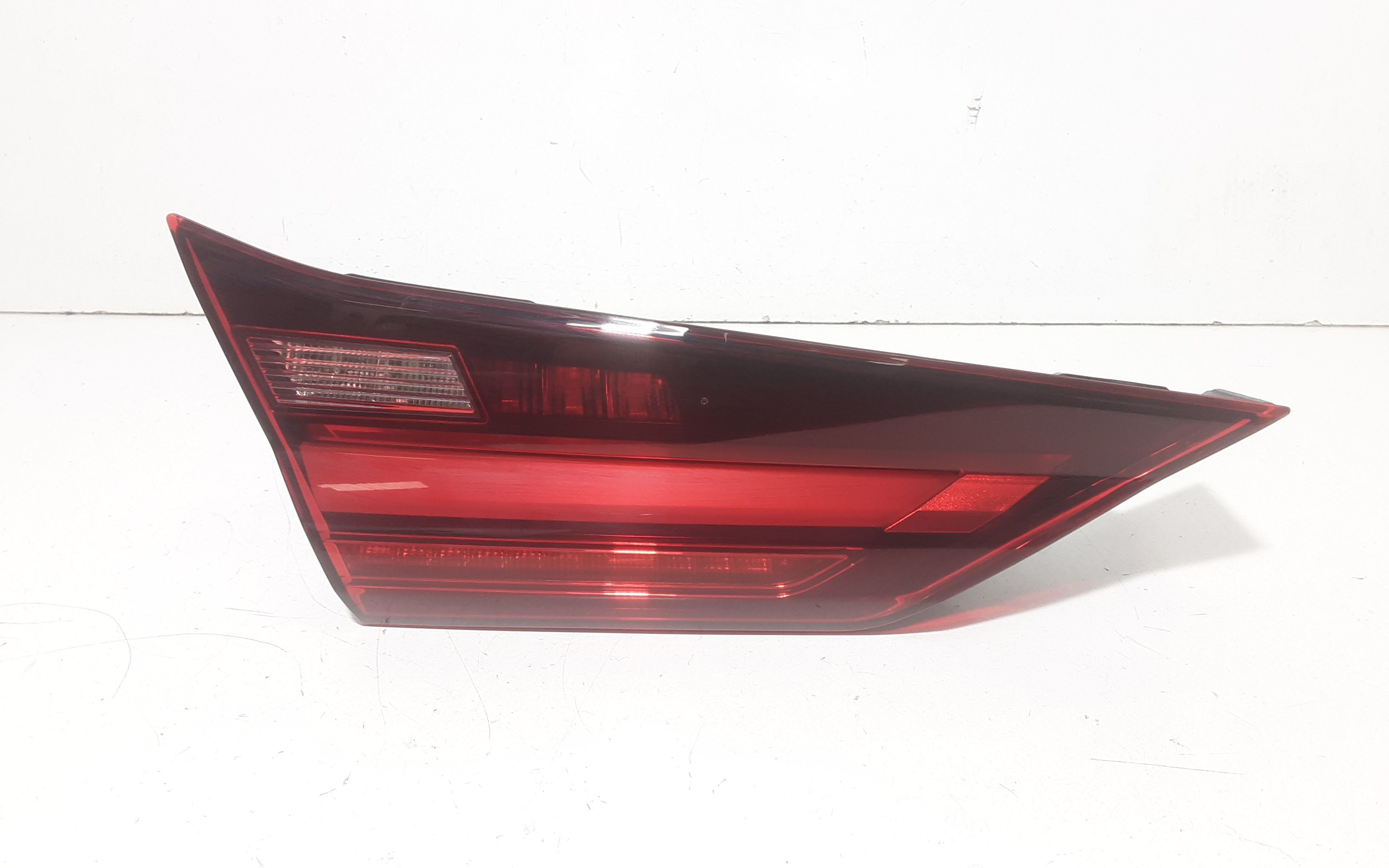 Stop posteriore sinistro a led integrato nel portello BMW Serie 1 F40 (19>)