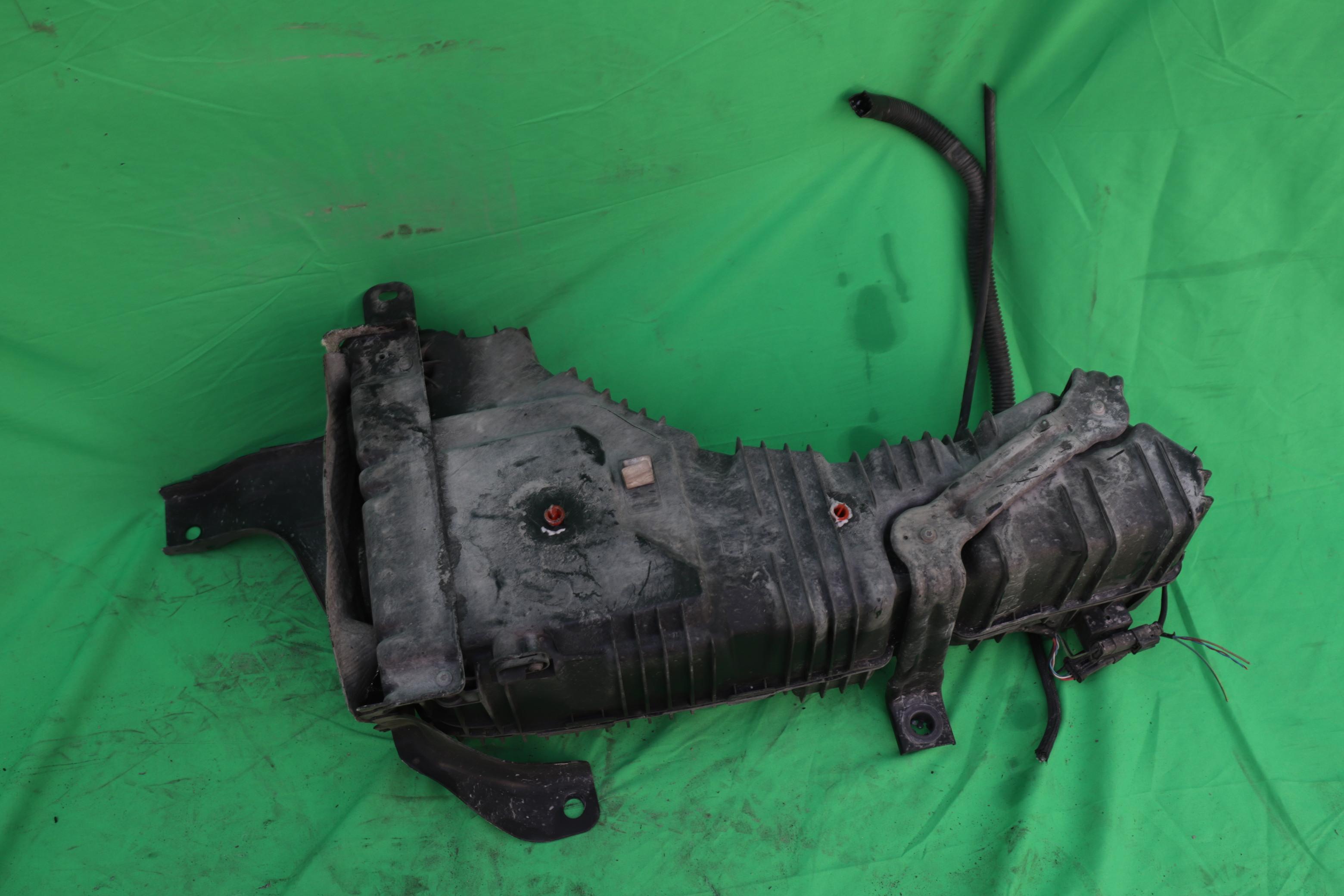 12678023-serbatoio-adblue-peugeot-5008-2017-1600-diesel-88-kw-120