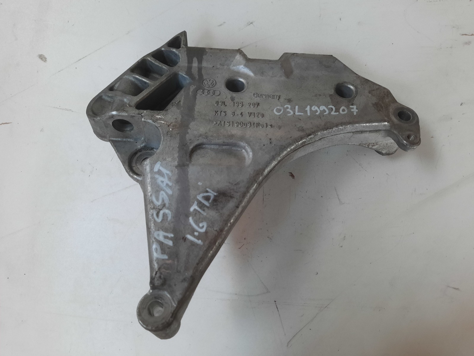 Graupner 2263 Supporto Motore Per Motori 5-7.5 Cc - Ricambio Modellismo