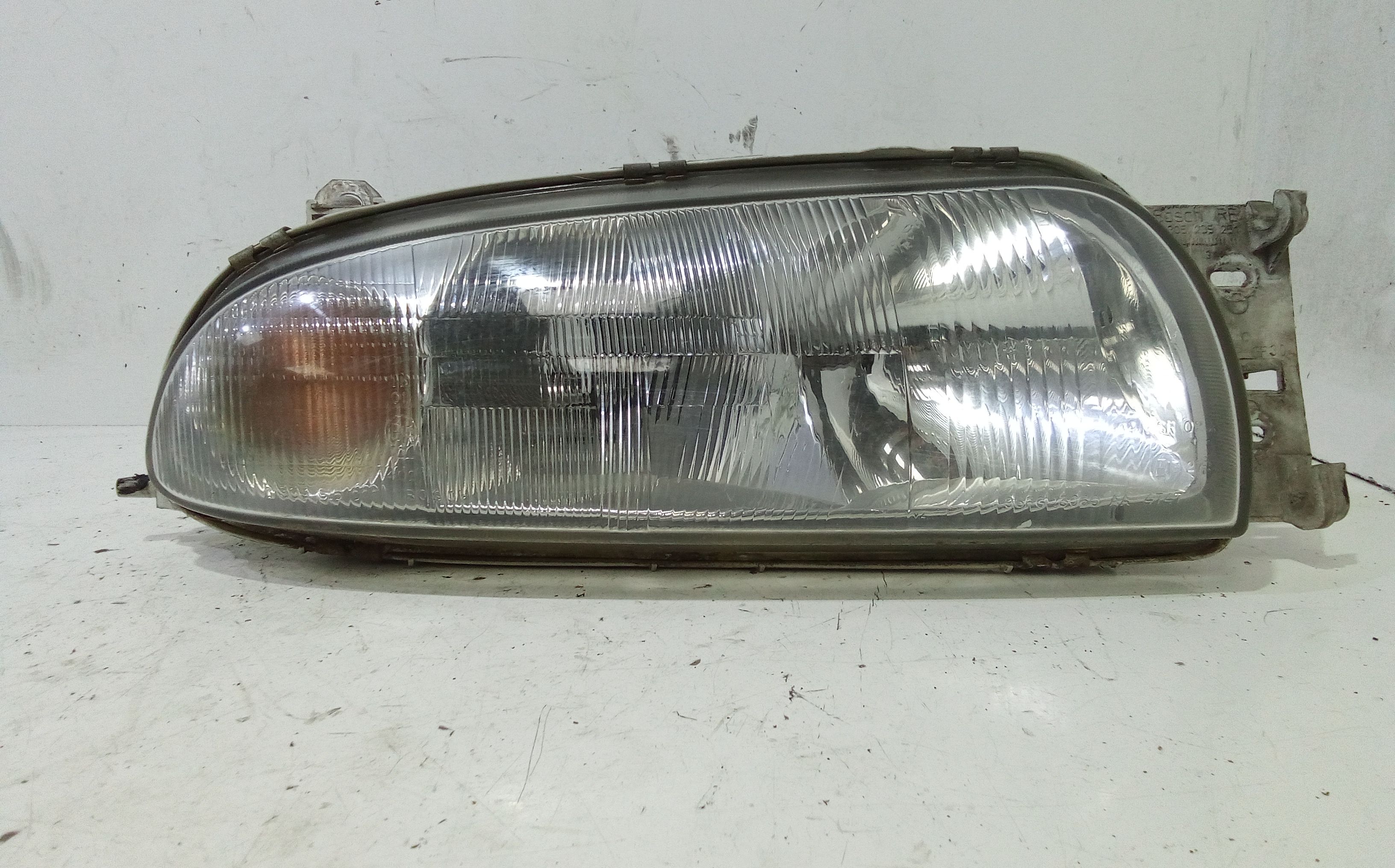 Faro anteriore Destro Passeggero FORD Fiesta 2� Serie