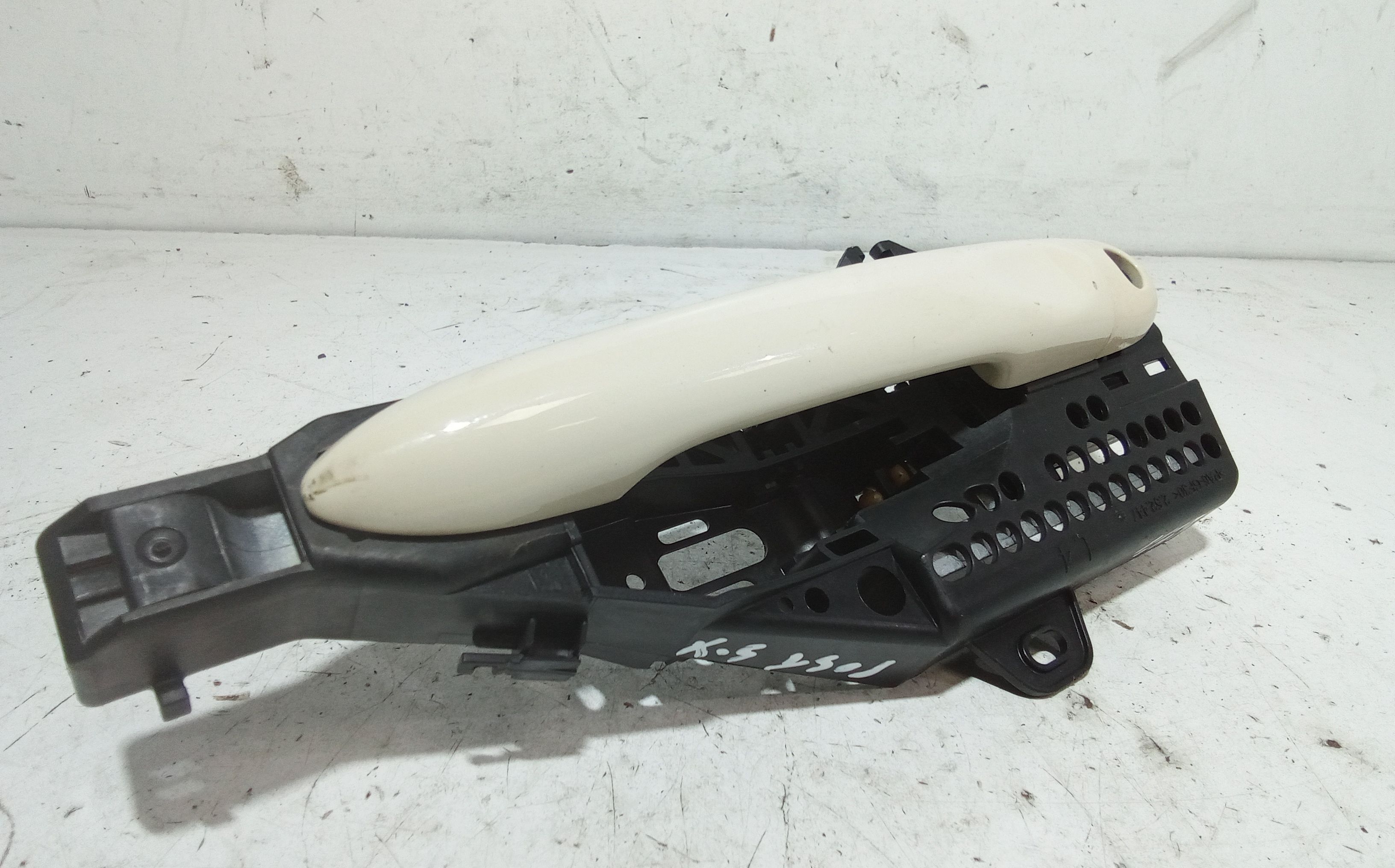 Maniglia esterna Anteriore Sinistra RENAULT Clio Serie IV (12>19)