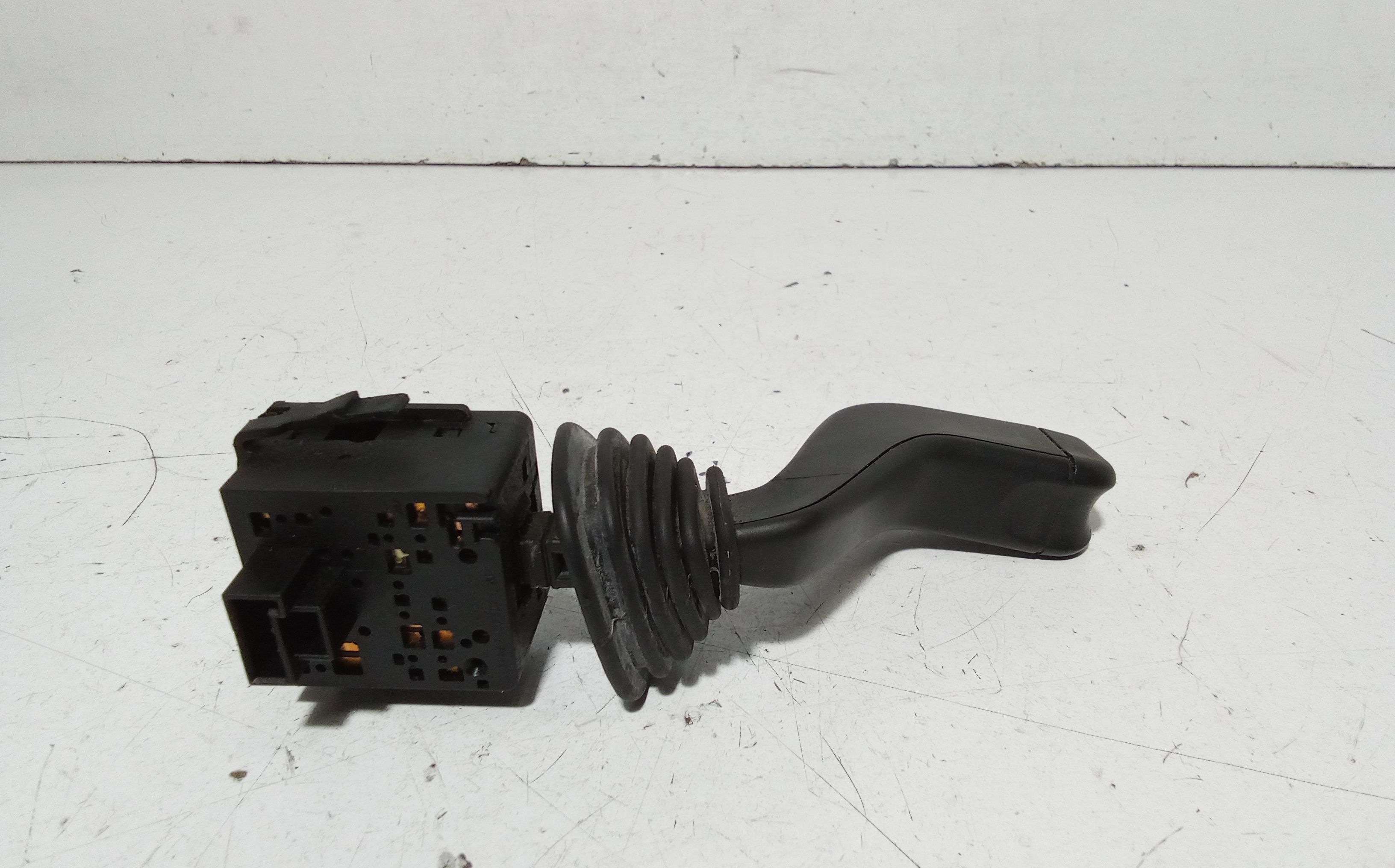 Devioluci sinistro OPEL Corsa C 3P 1 Serie