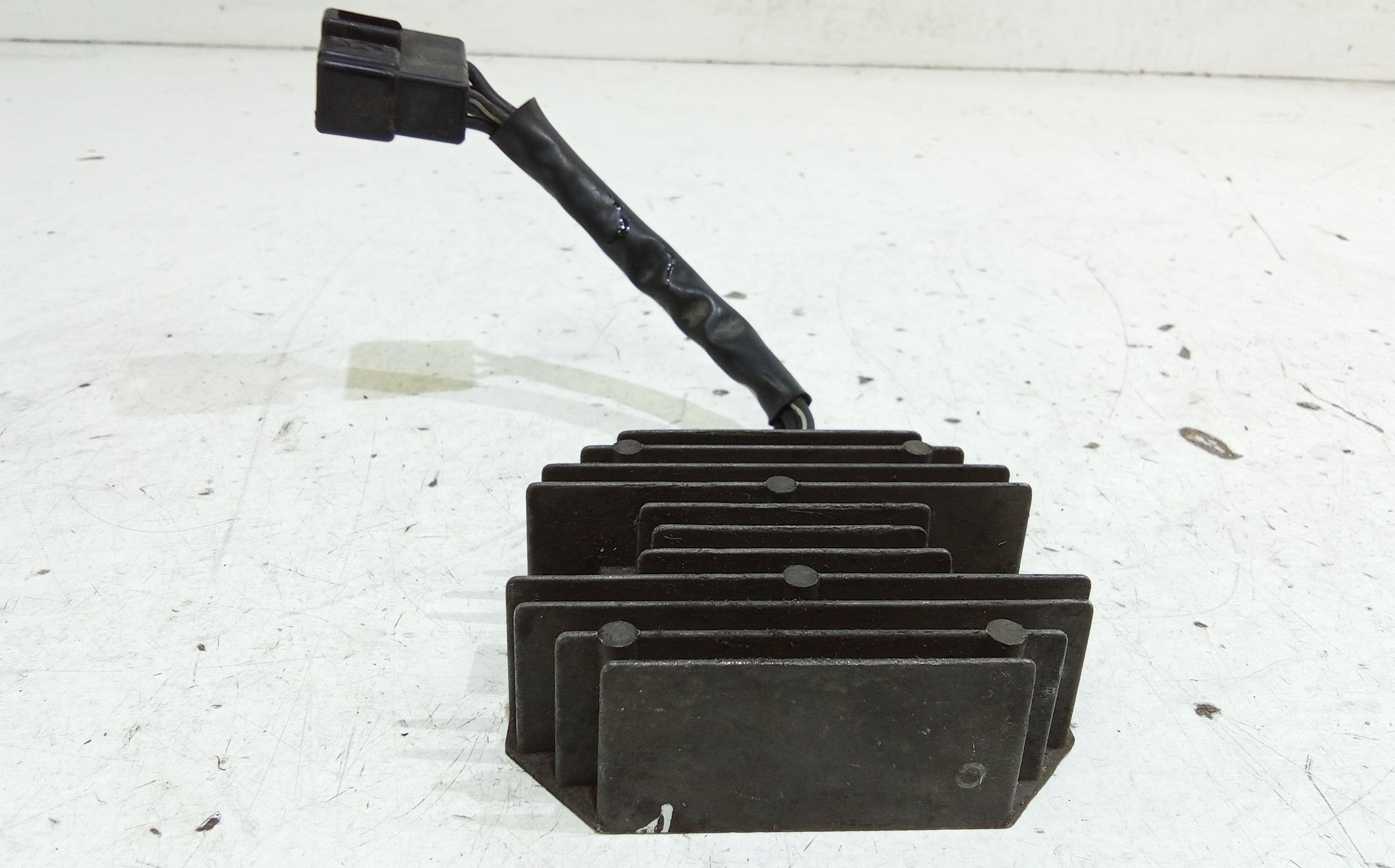 Regolatore tensione Aprilia Leonardo 250