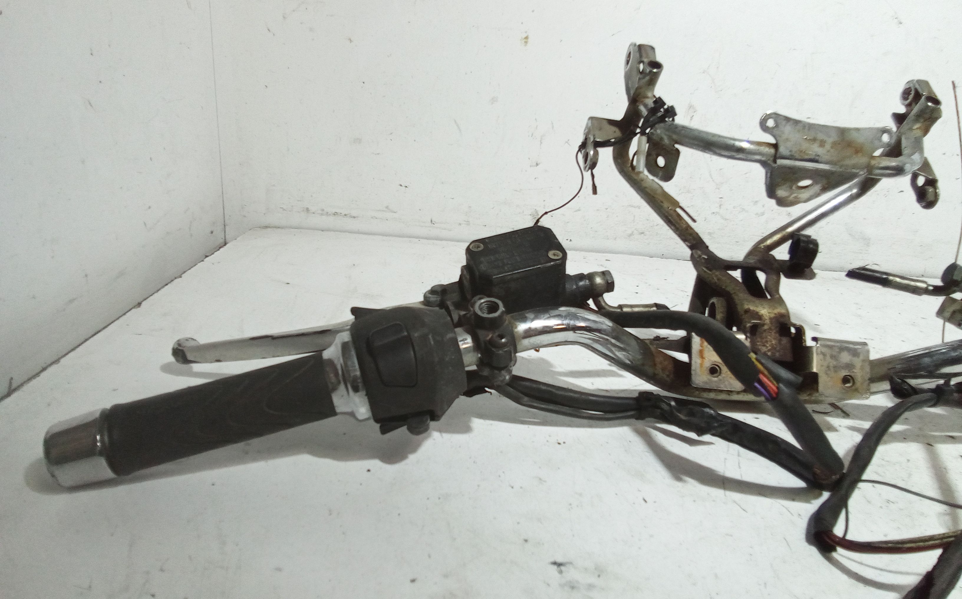 Manubrio PIAGGIO Carnaby  300cc Cruiser (08>13)