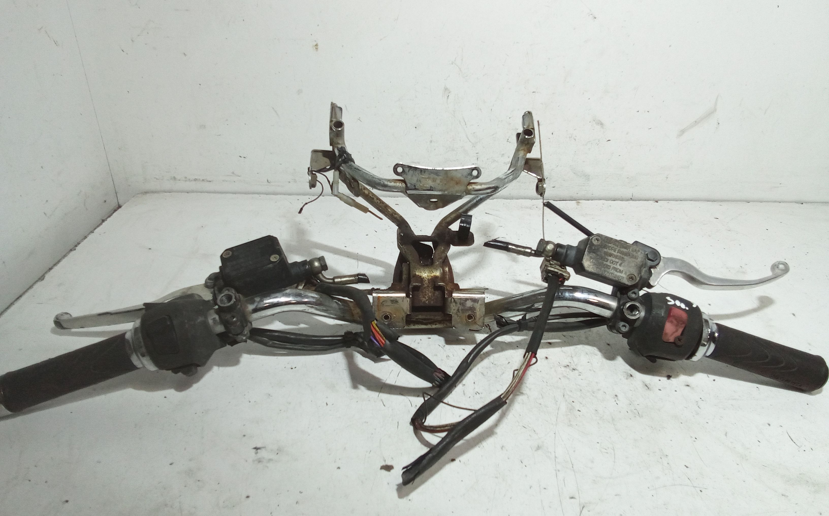 Manubrio PIAGGIO Carnaby  300cc Cruiser (08>13)