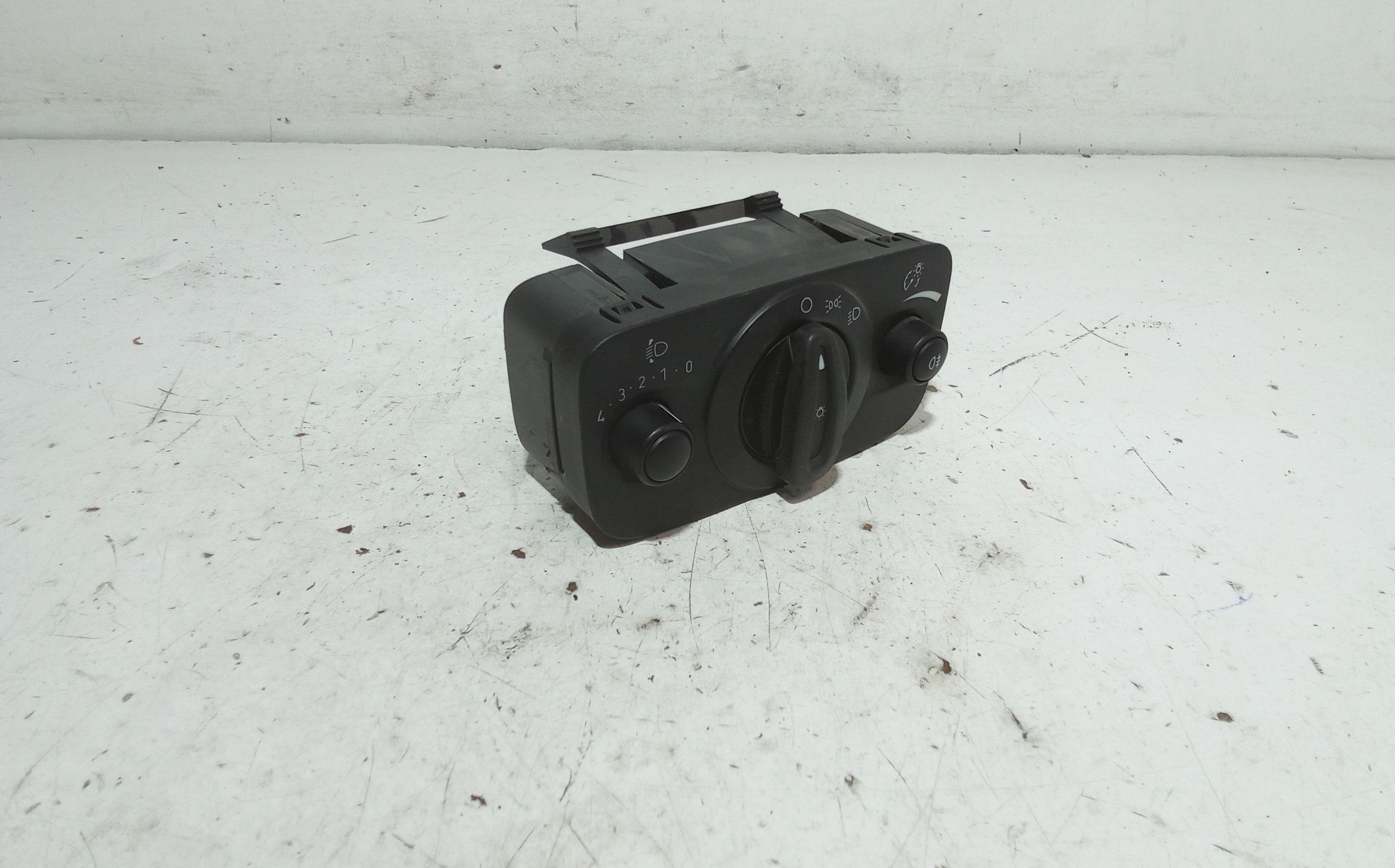 Interruttore comando luci FORD Fiesta 6 Serie