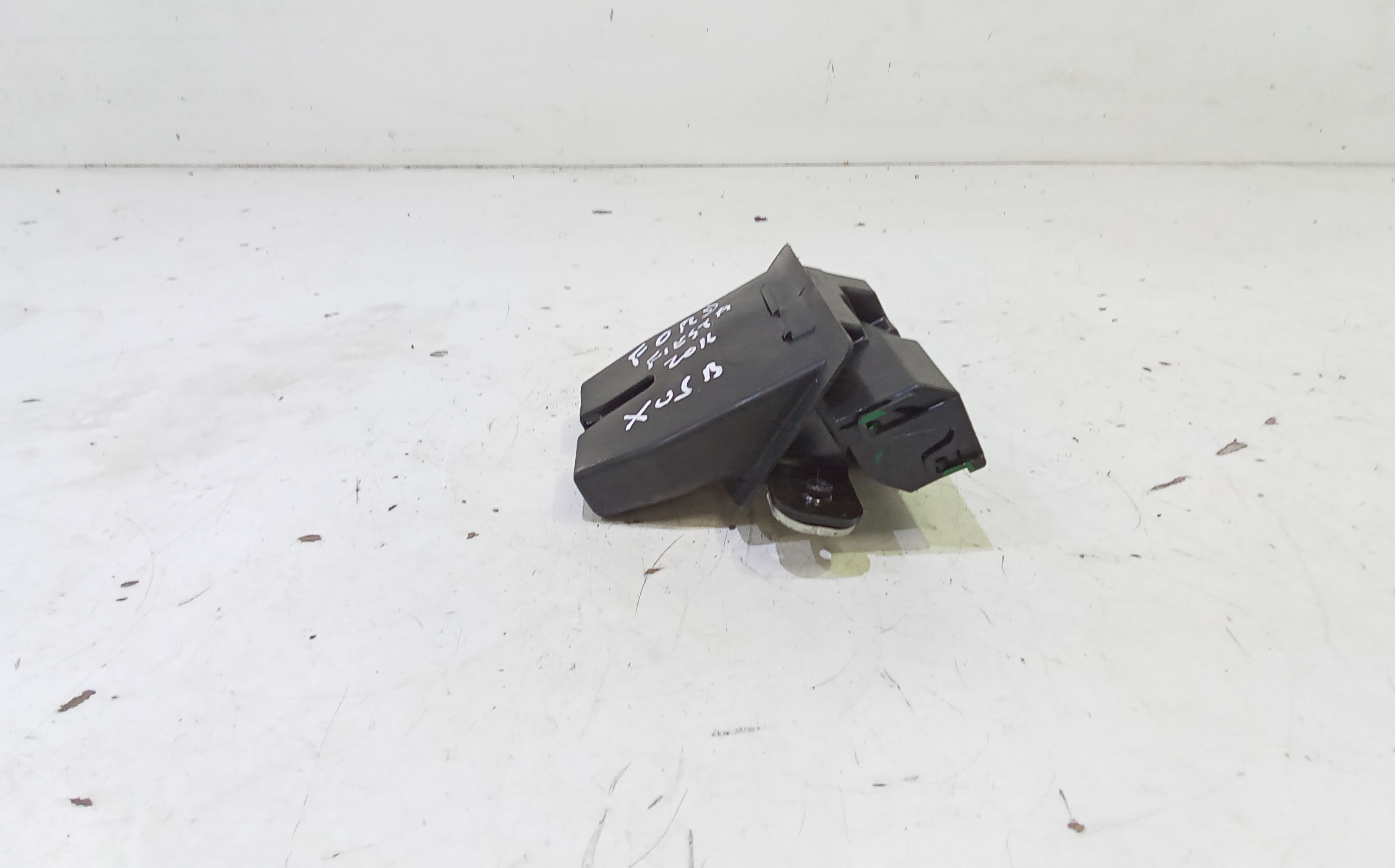 Serratura Cofano Posteriore FORD Fiesta 6 Serie