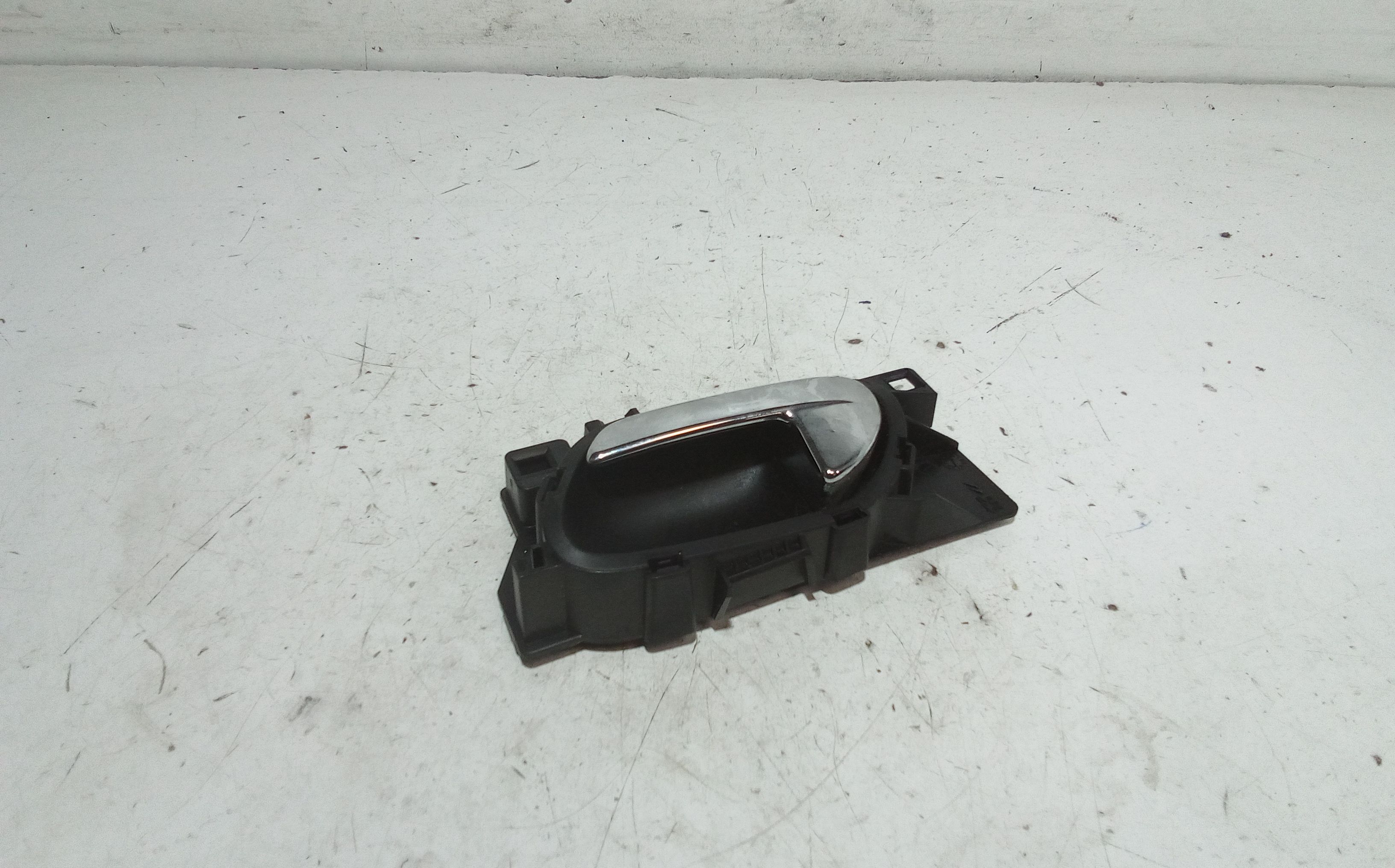Maniglia interna Posteriore Sinistra PEUGEOT 3008 Serie (09>16)