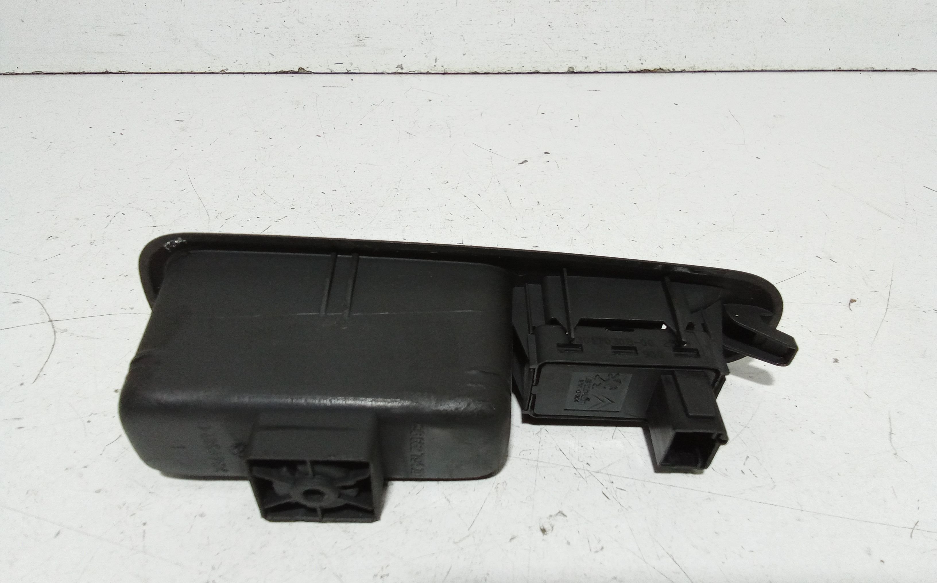 Pulsantiera Posteriore Destra PEUGEOT 3008 Serie (09>16)