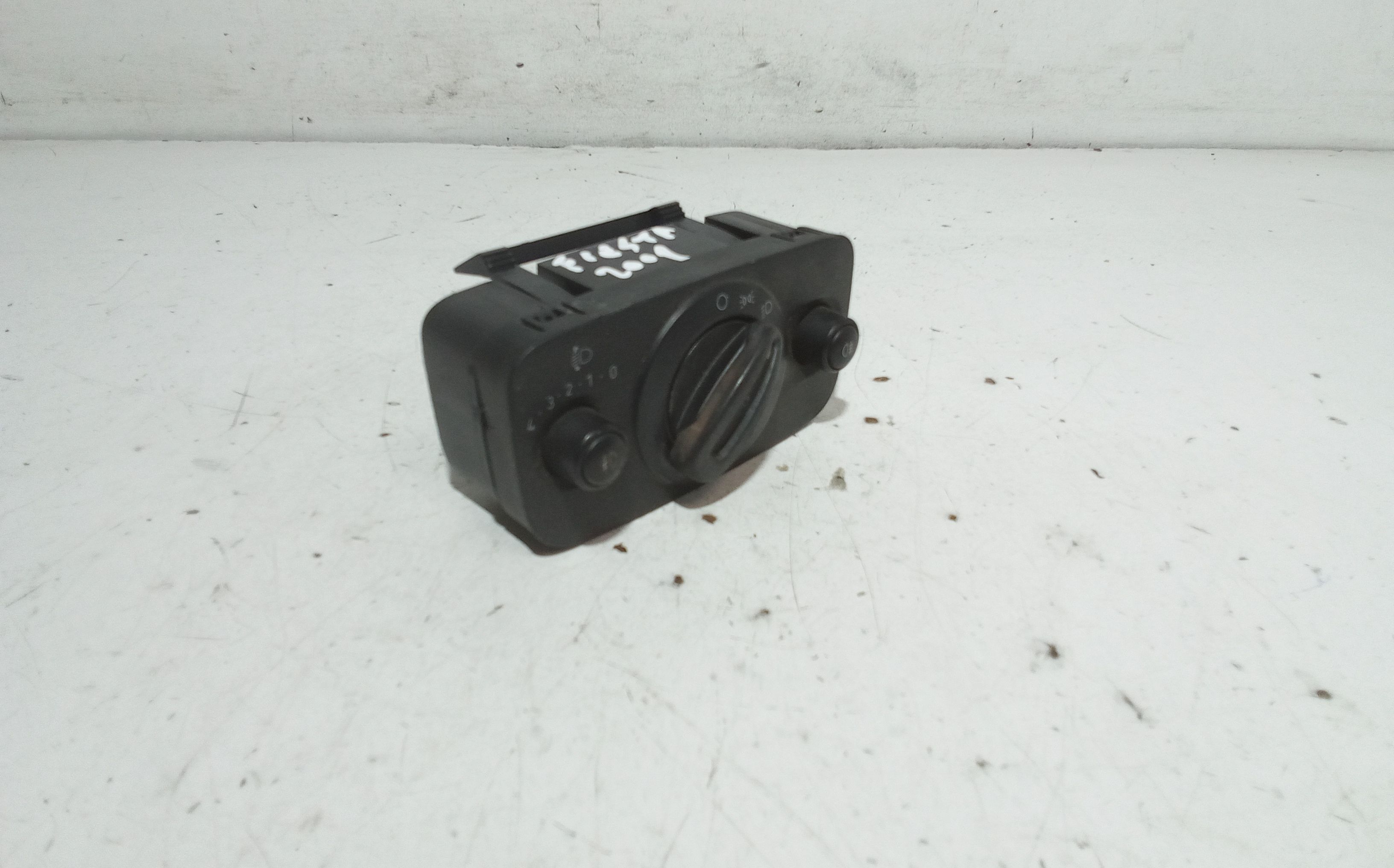 Interruttore comando luci FORD Fiesta 6 Serie