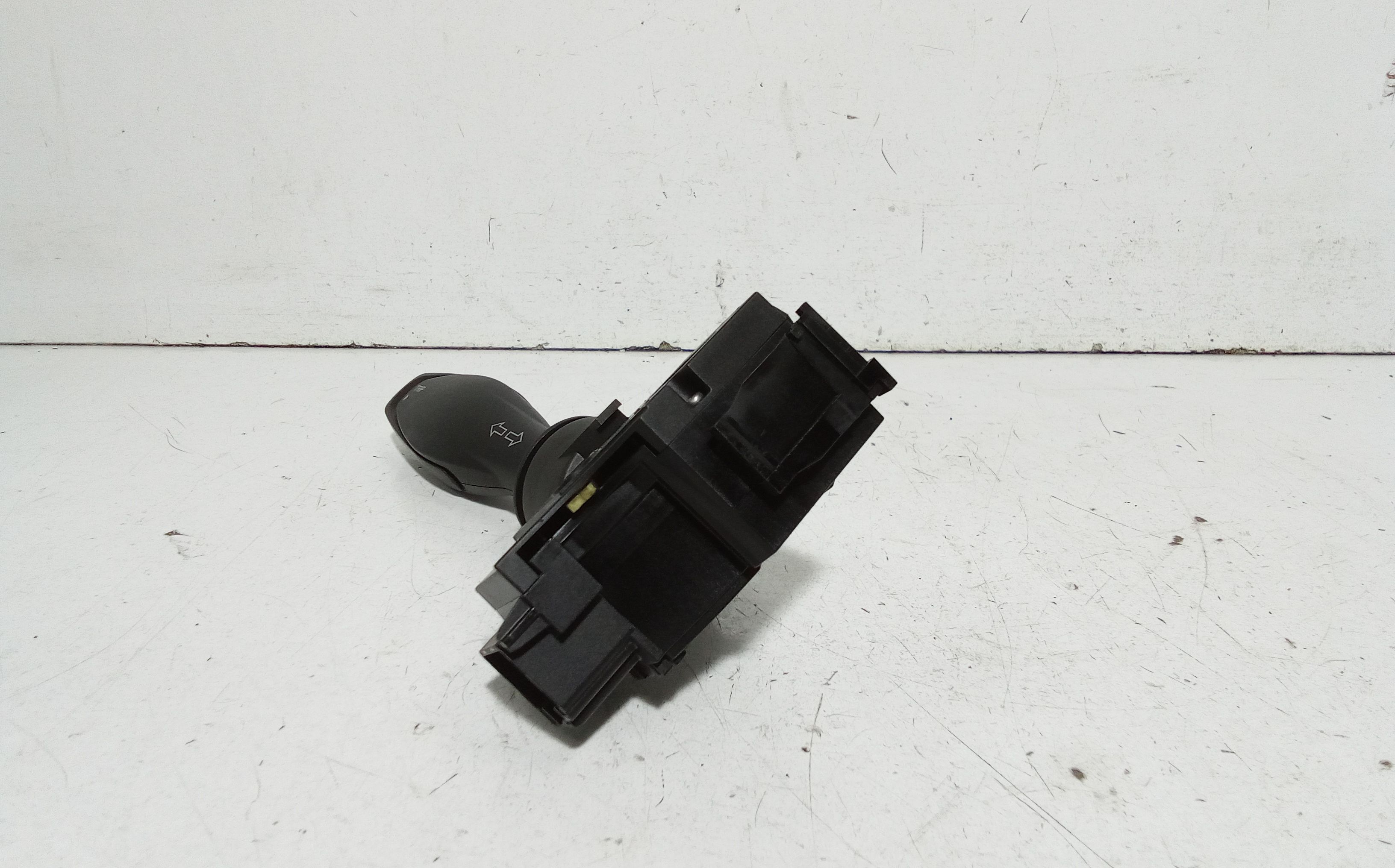 Devioluci sinistro FORD Fiesta 6 Serie