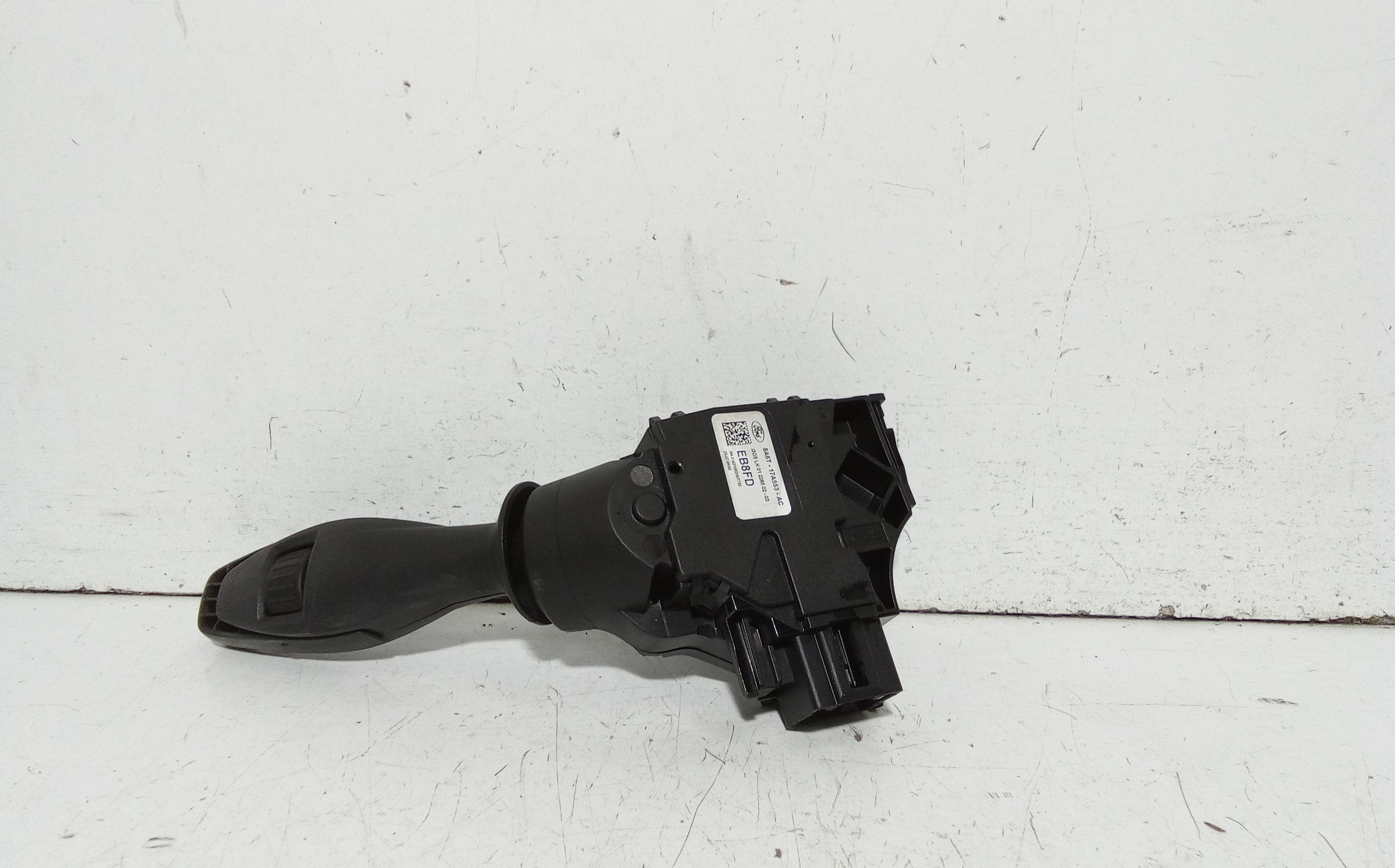 Devioluci destro FORD Fiesta 6 Serie